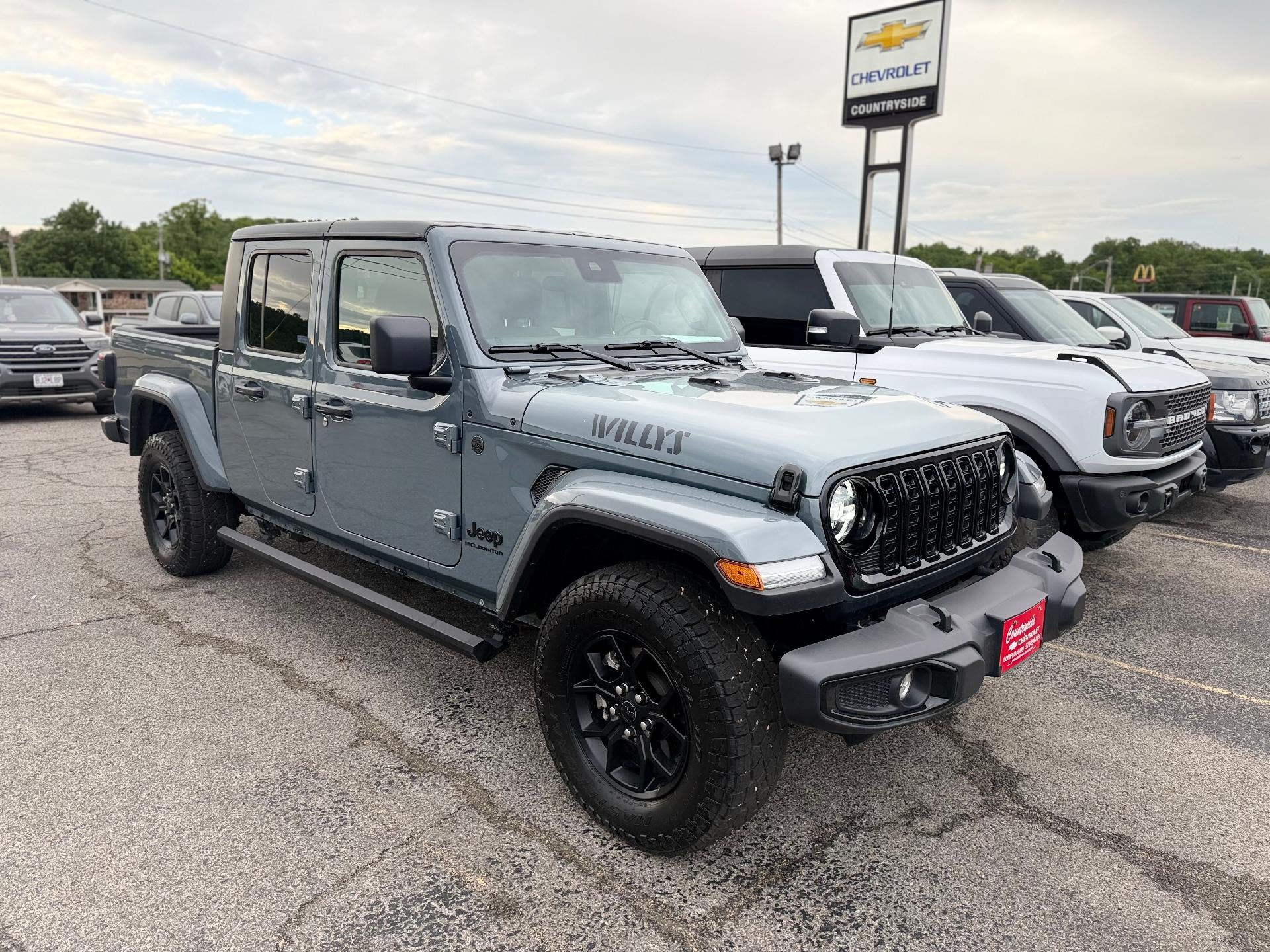 2025 Jeep Gladiator Willys Auto's photo