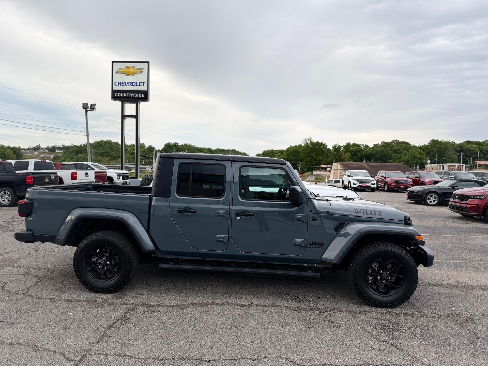 2025 Jeep Gladiator Willys