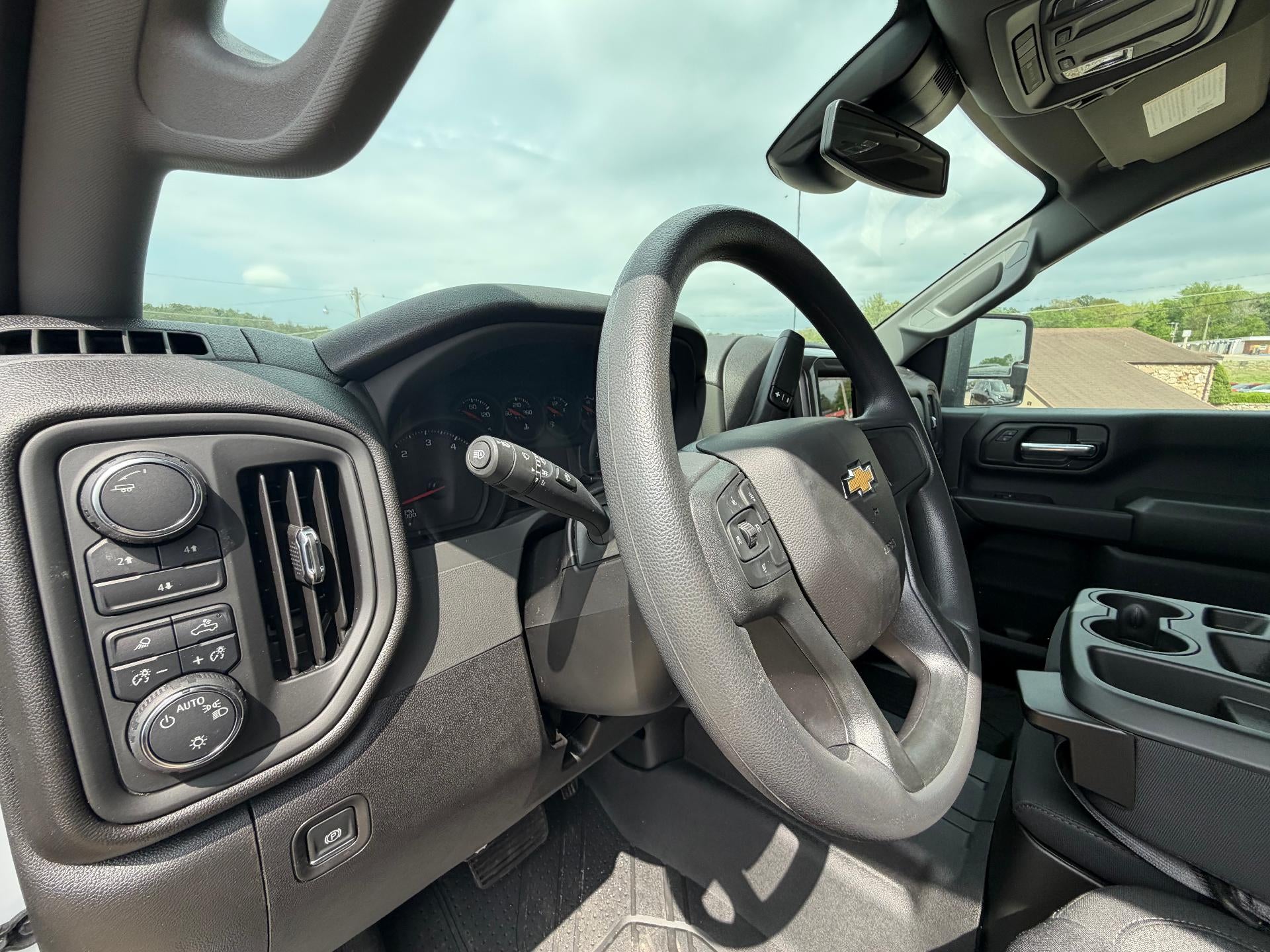 2025 Chevrolet Silverado 2500 HD Custom - Photo 10