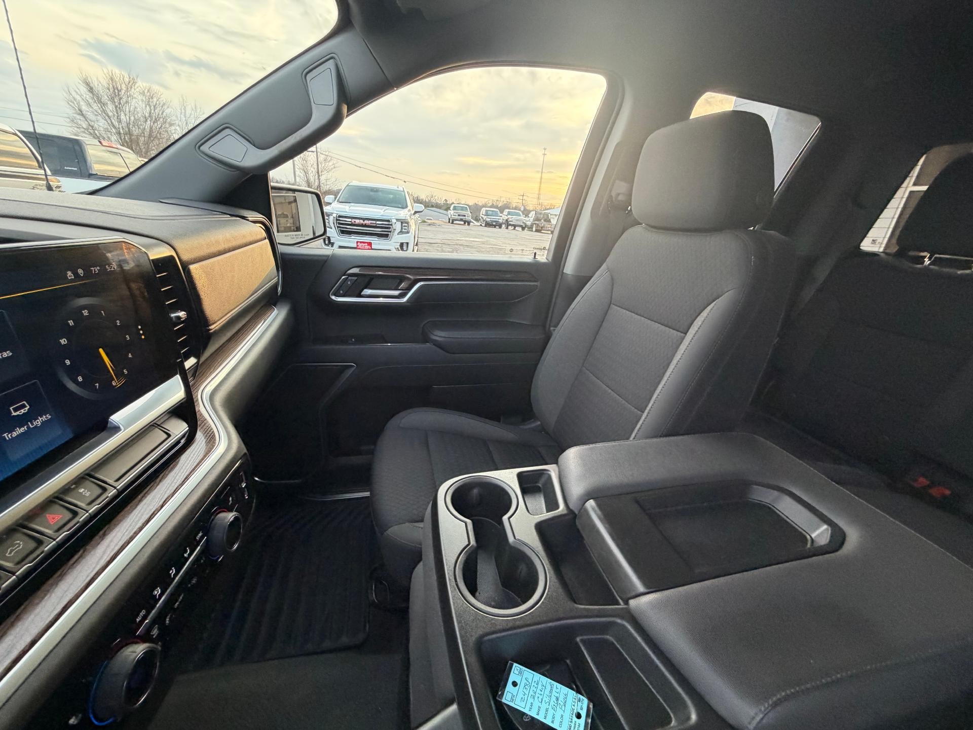 2022 Chevrolet Silverado 1500 LT (2FL)