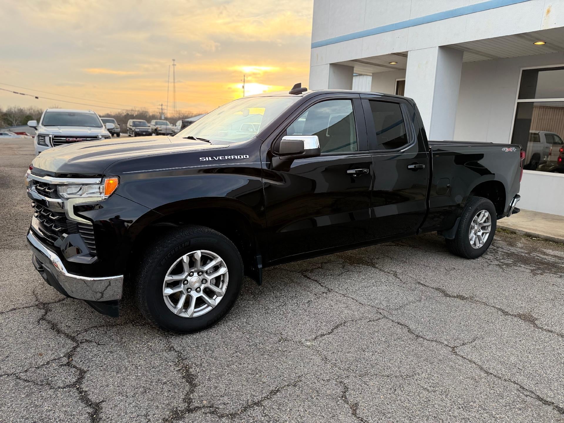 2022 Chevrolet Silverado 1500 LT (2FL)