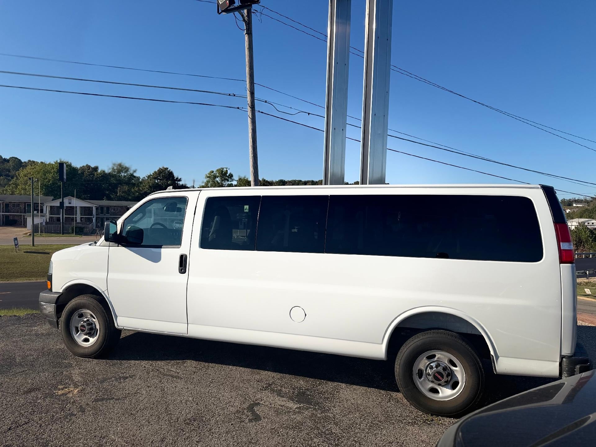 2025 GMC Savana Passenger LT