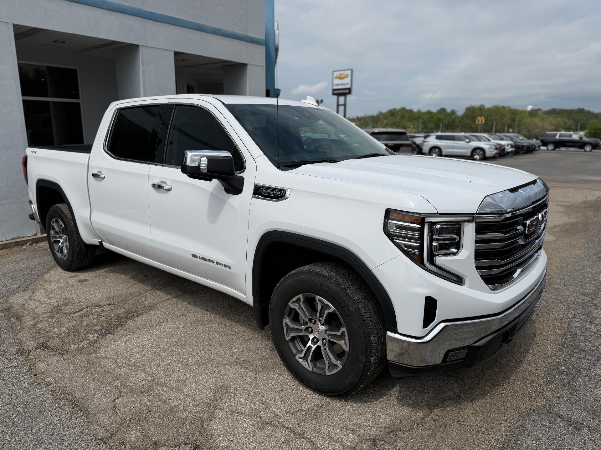 2025 GMC Sierra 1500 SLT