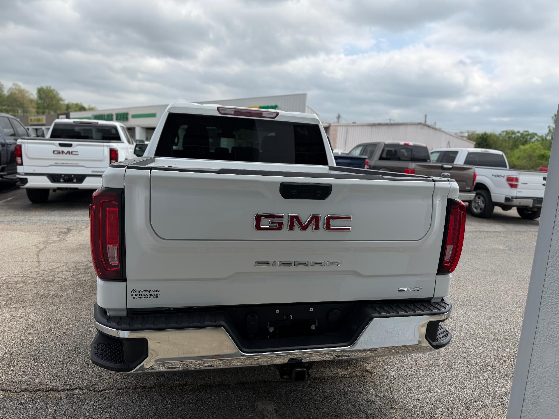 2025 GMC Sierra 1500 SLT