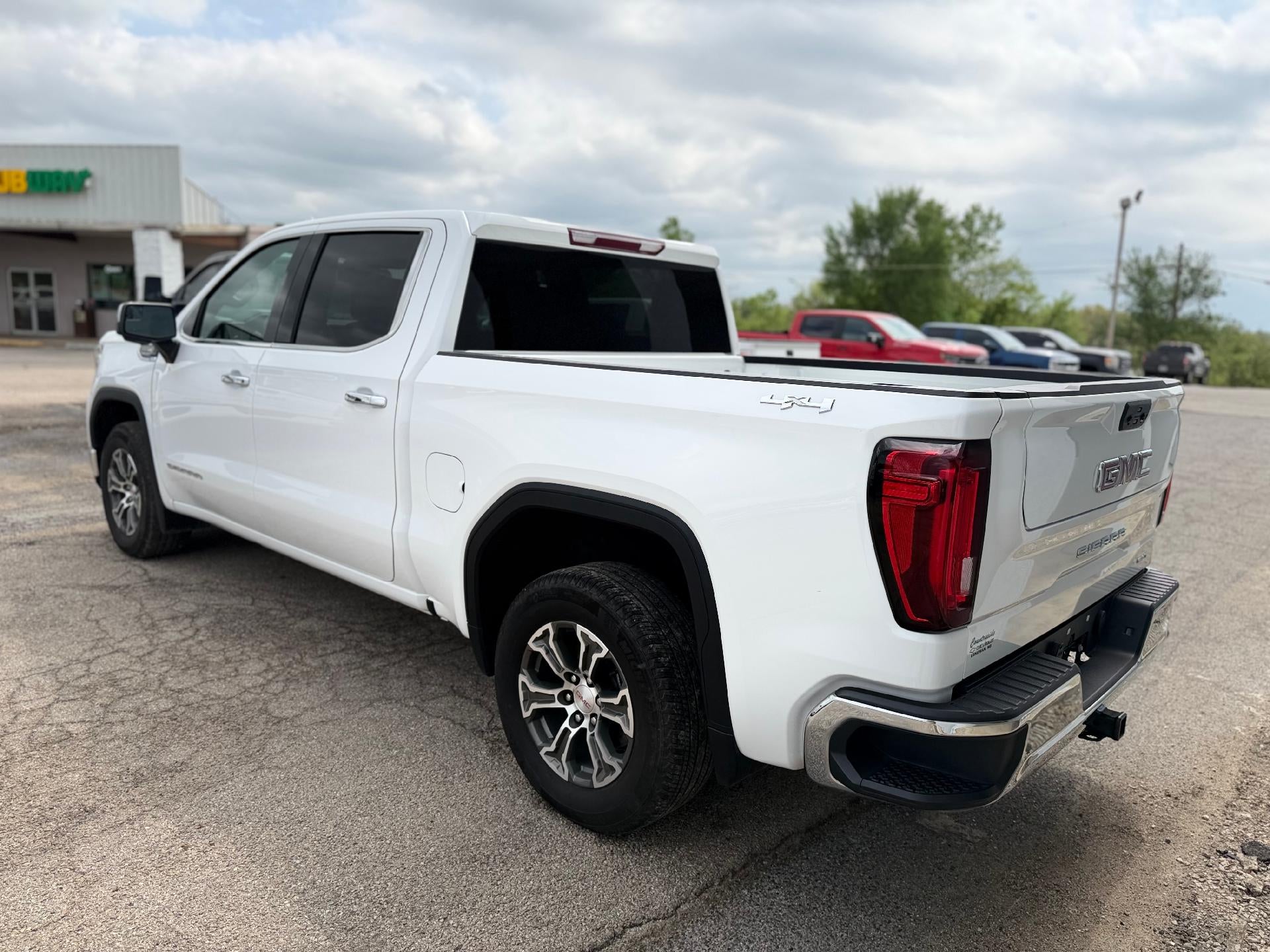 2025 GMC Sierra 1500 SLT