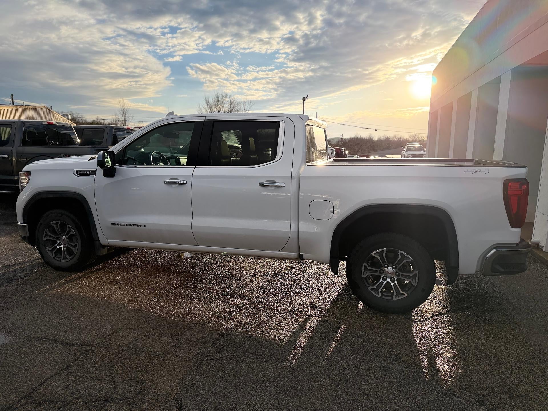 2025 GMC Sierra 1500 SLT