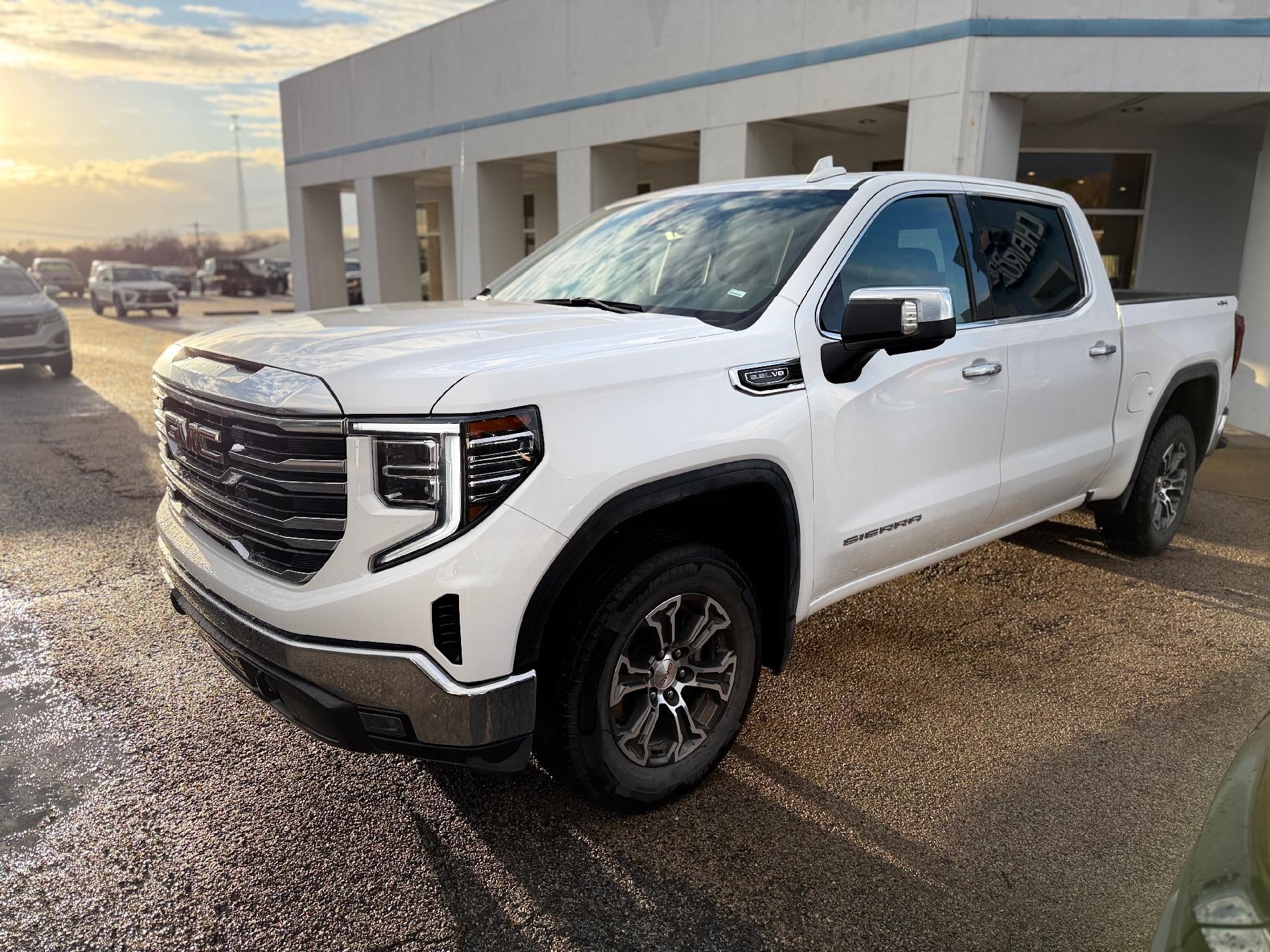 2025 GMC Sierra 1500 SLT