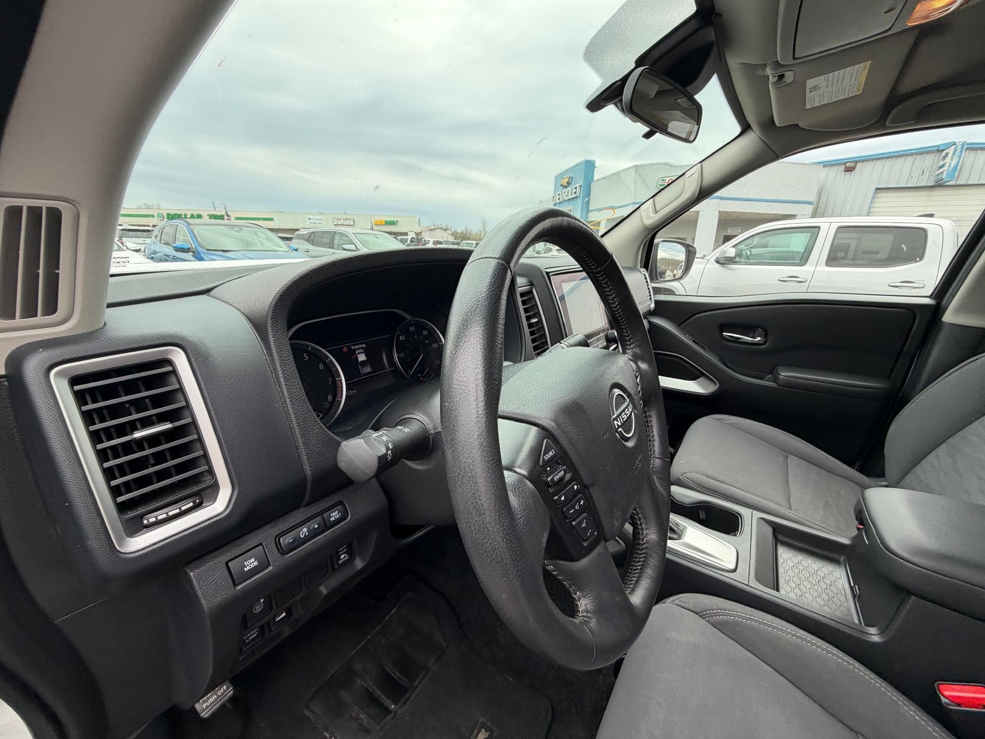 2023 Nissan Frontier SV