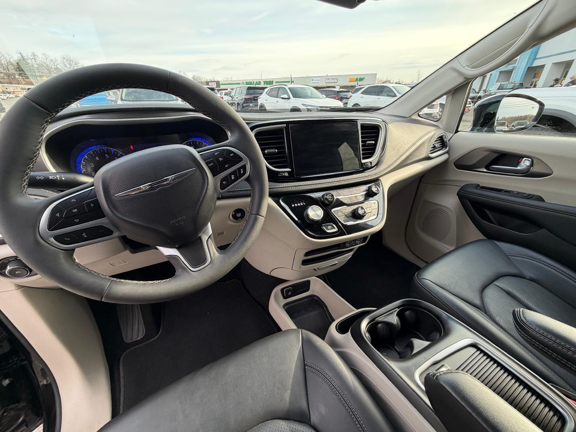 2024 Chrysler Pacifica Touring L