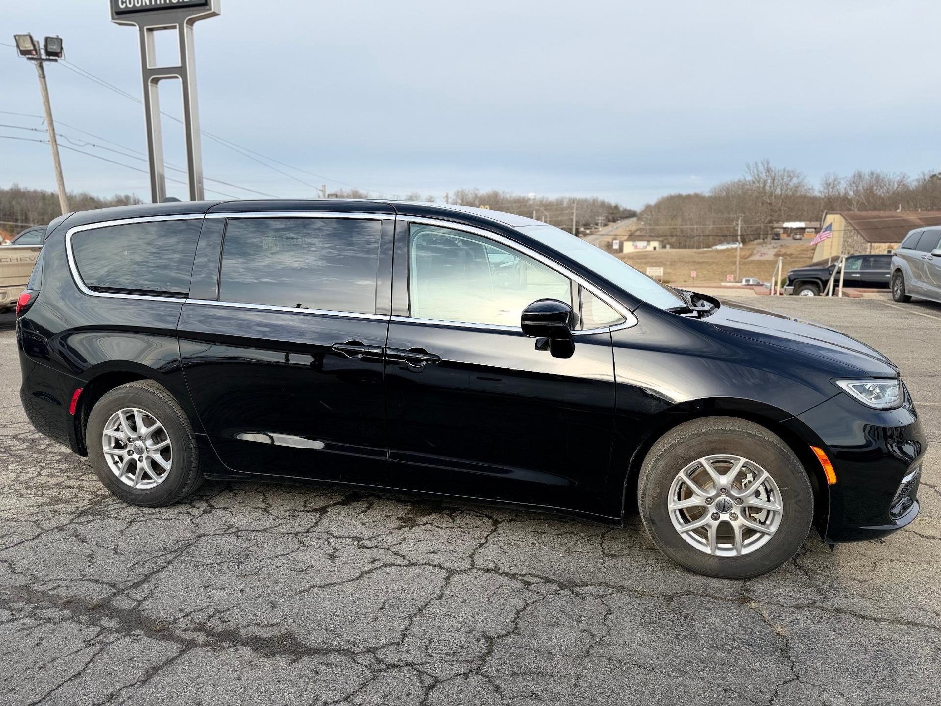 2024 Chrysler Pacifica Touring L