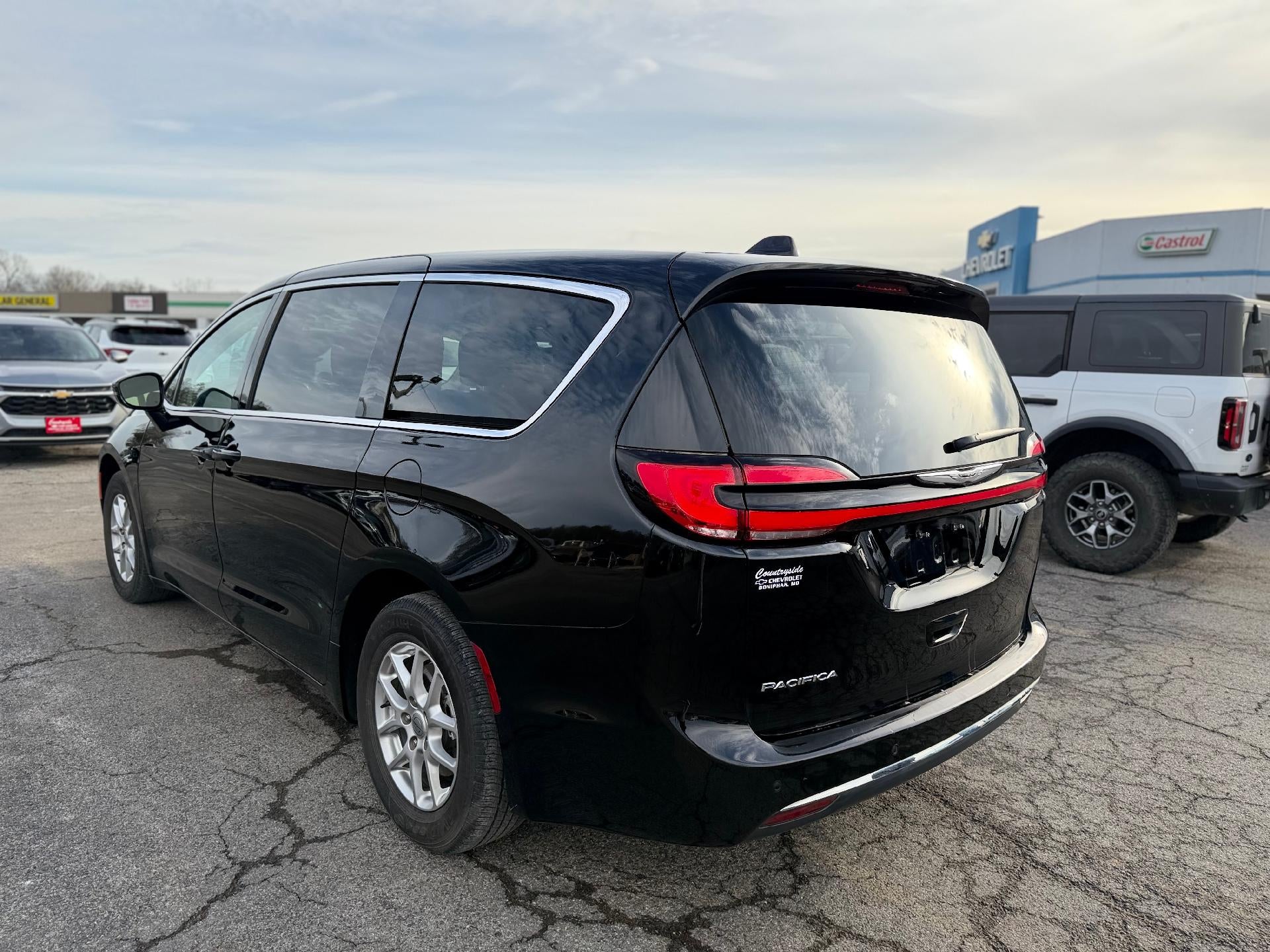 2024 Chrysler Pacifica Touring L