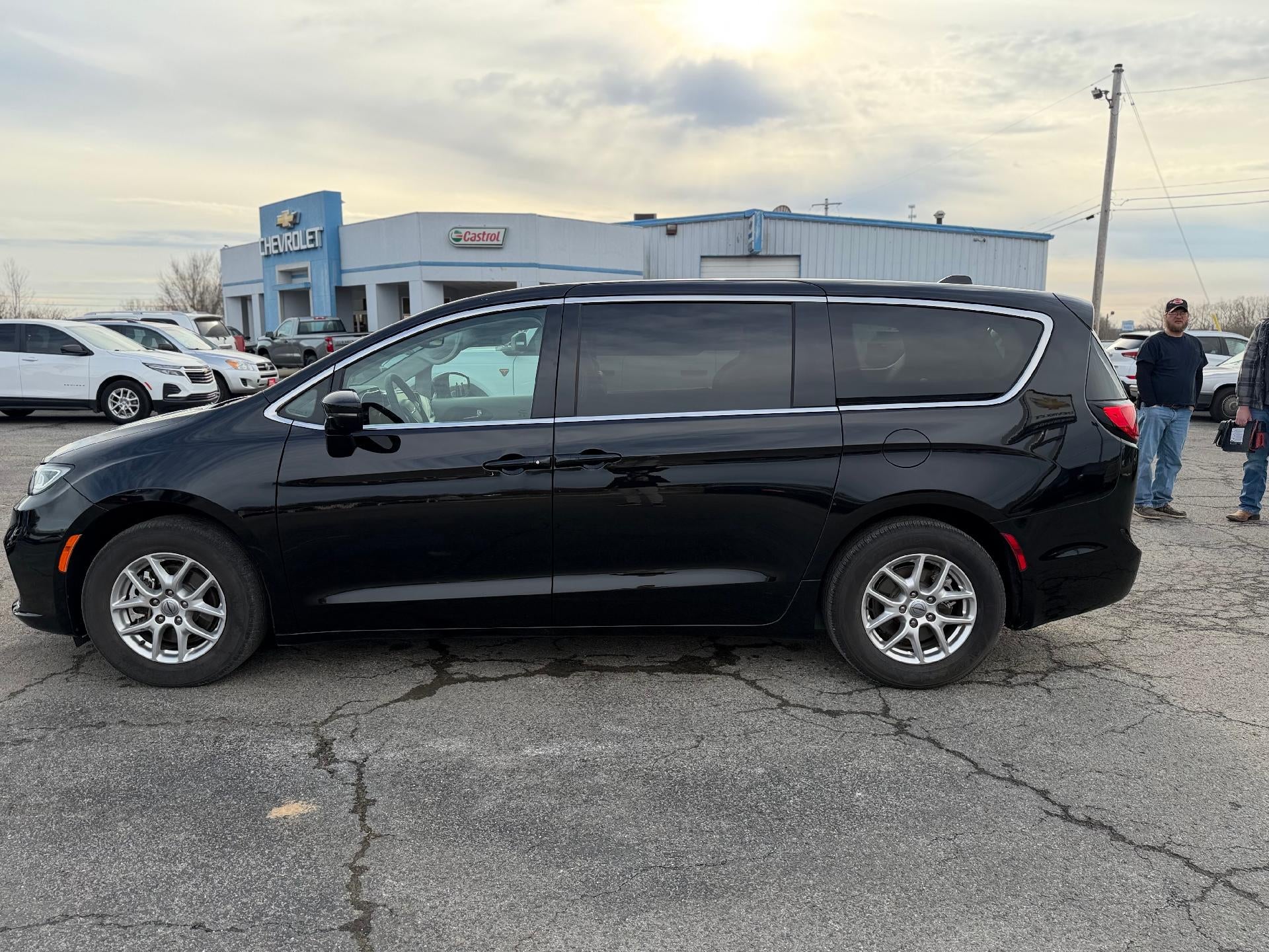 2024 Chrysler Pacifica Touring L