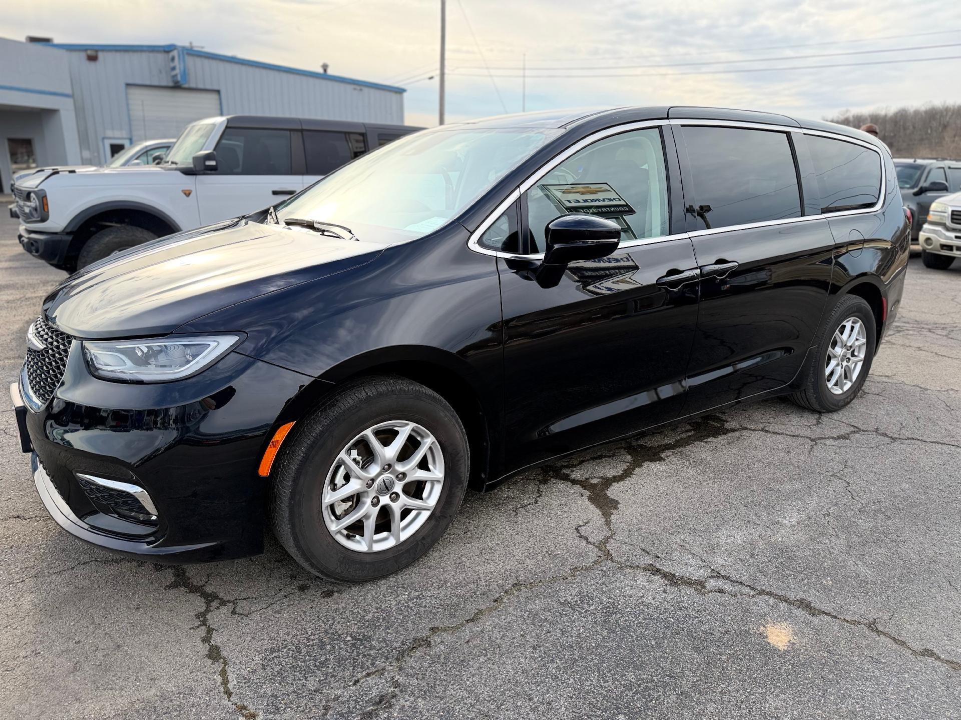 2024 Chrysler Pacifica Touring L
