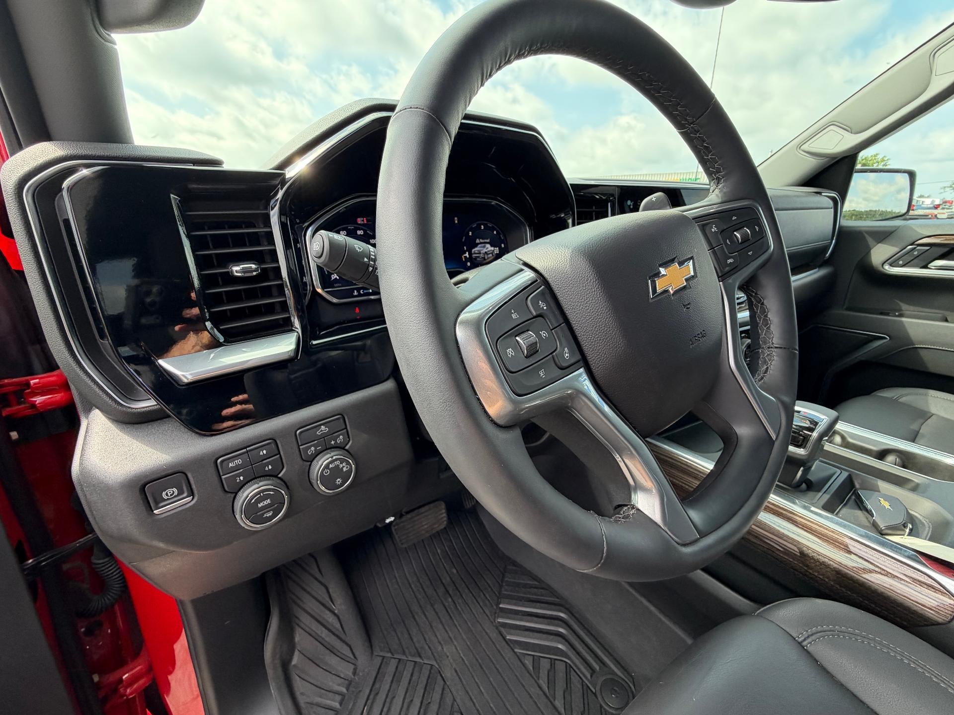 2025 Chevrolet Silverado 1500 LT