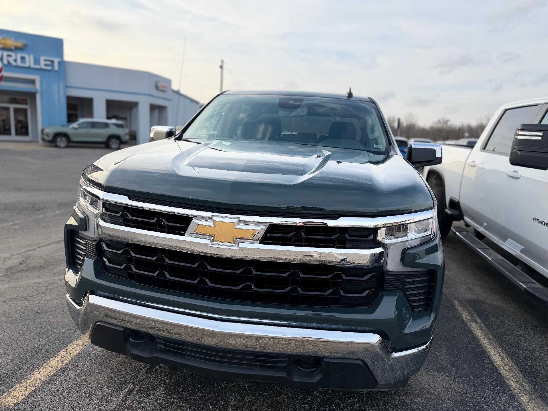 2025 Chevrolet Silverado 1500 LT