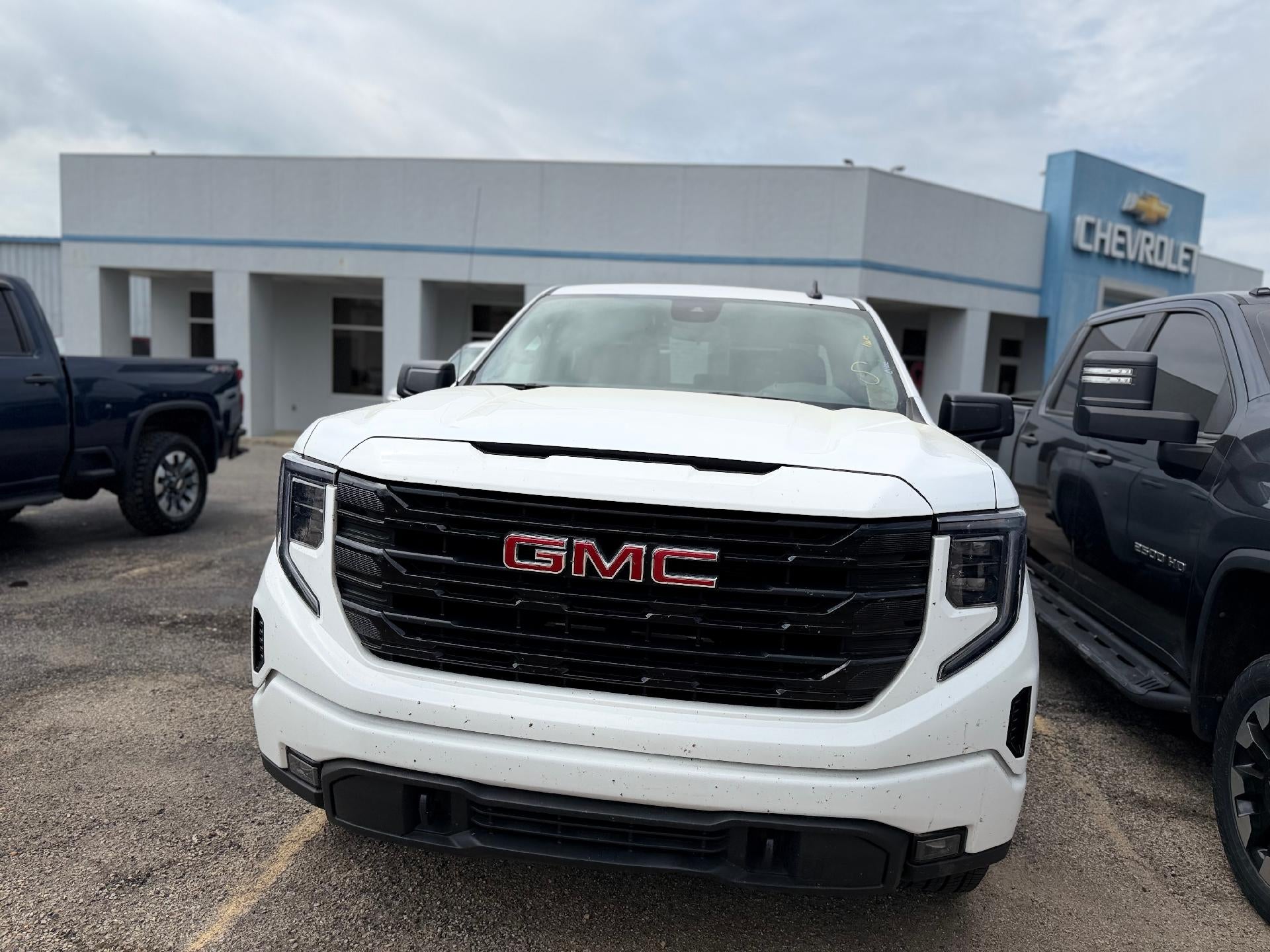 2025 GMC Sierra 1500 Elevation