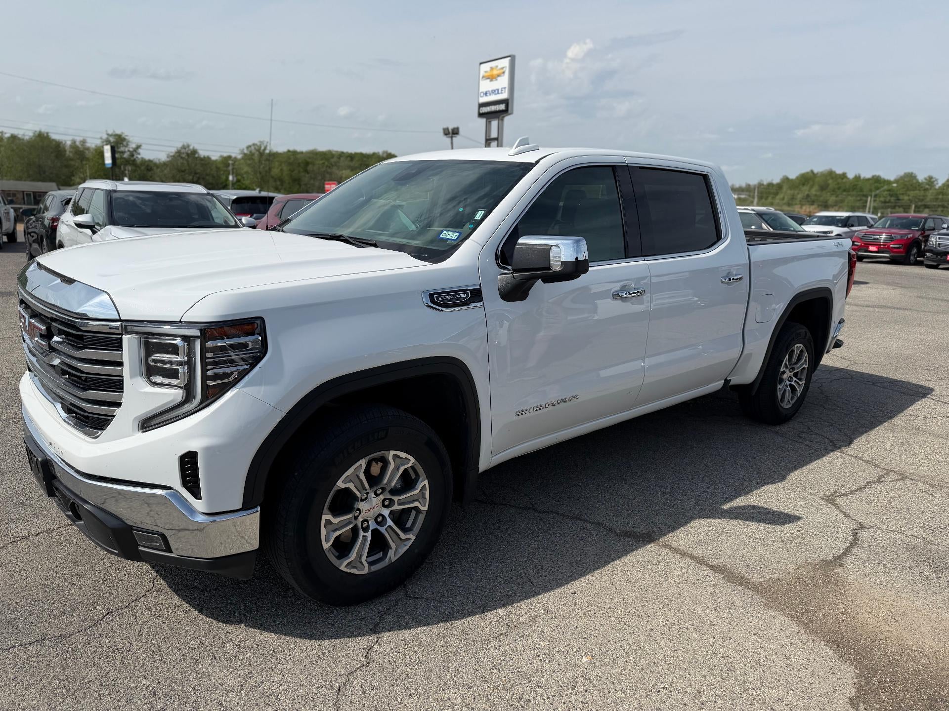 2025 GMC Sierra 1500 SLT