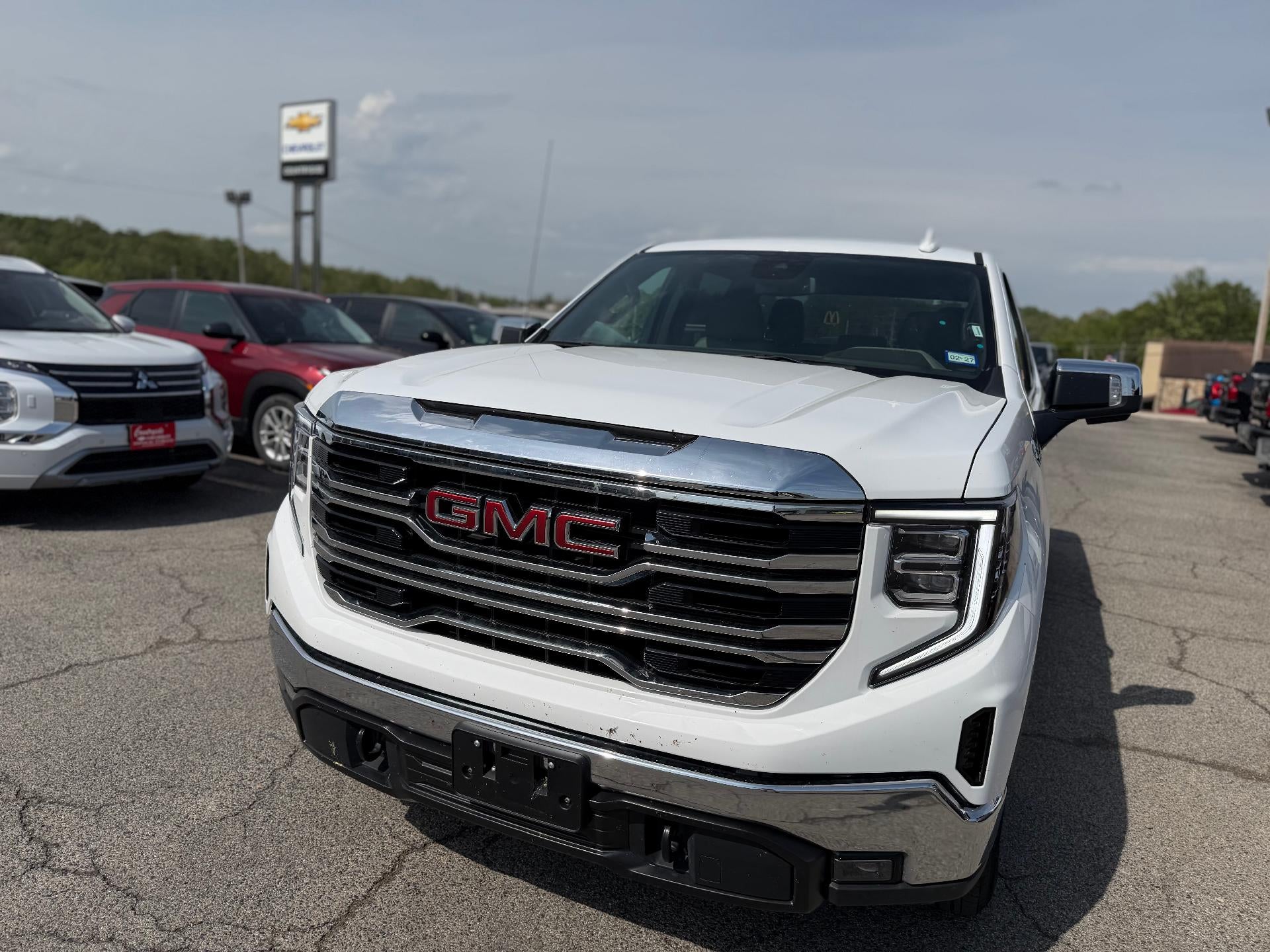 2025 GMC Sierra 1500 SLT