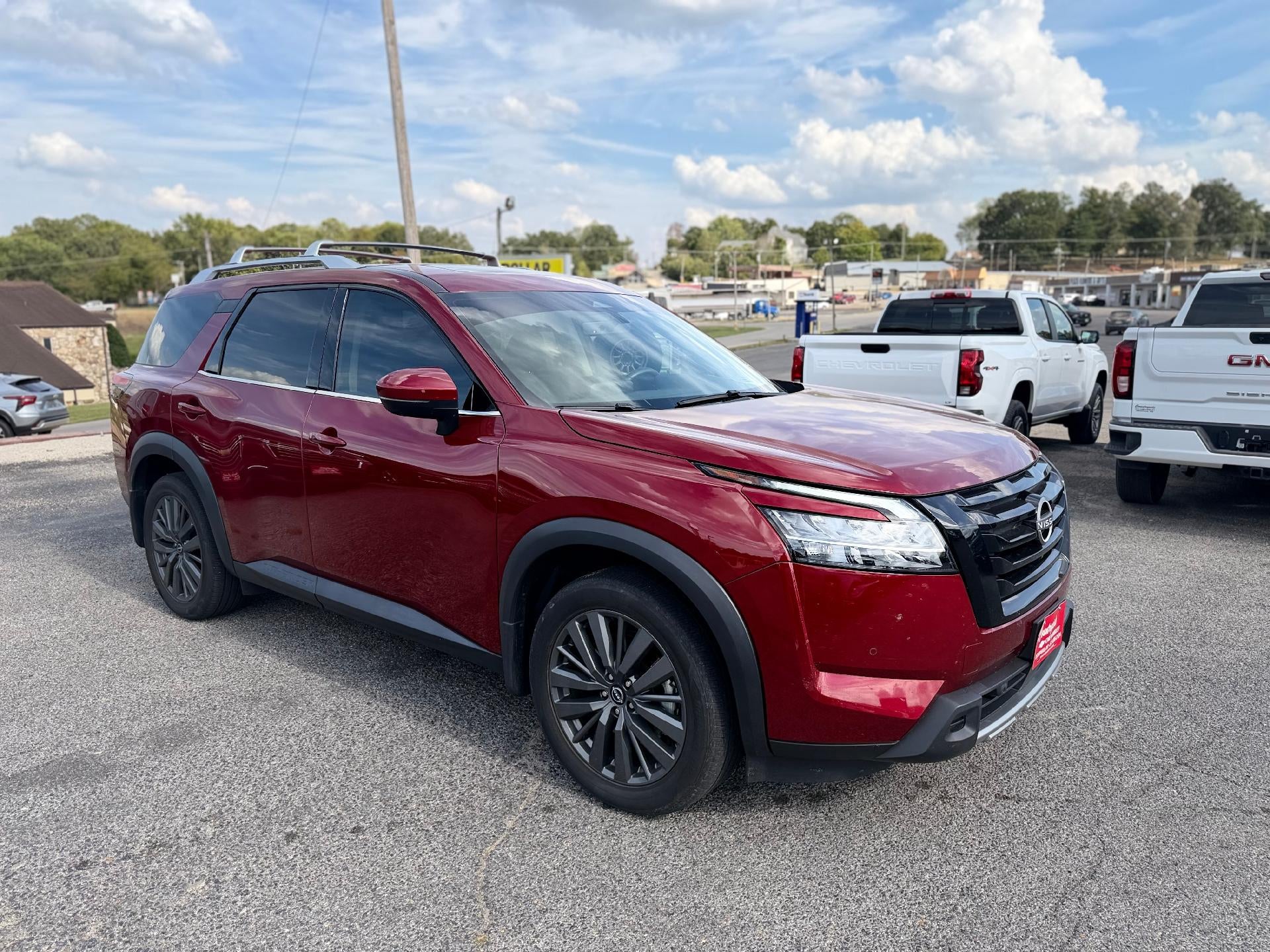 2024 Nissan Pathfinder SL