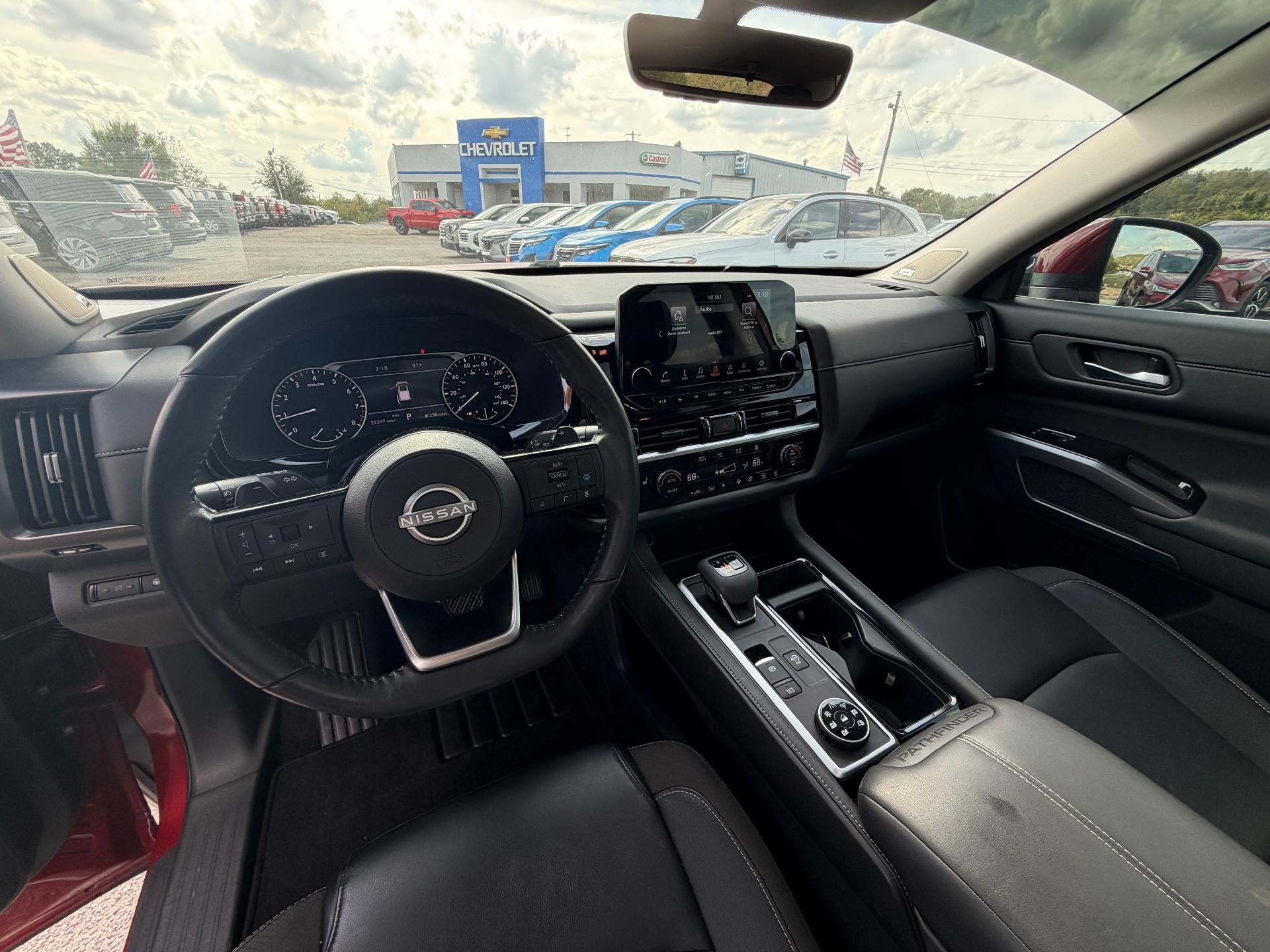 2024 Nissan Pathfinder SL