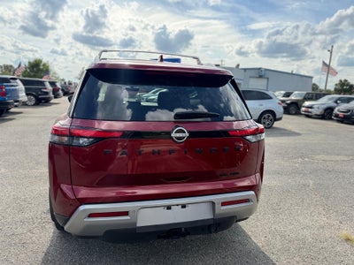 2024 Nissan Pathfinder SL