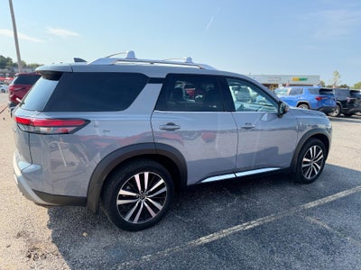 2023 Nissan Pathfinder Platinum