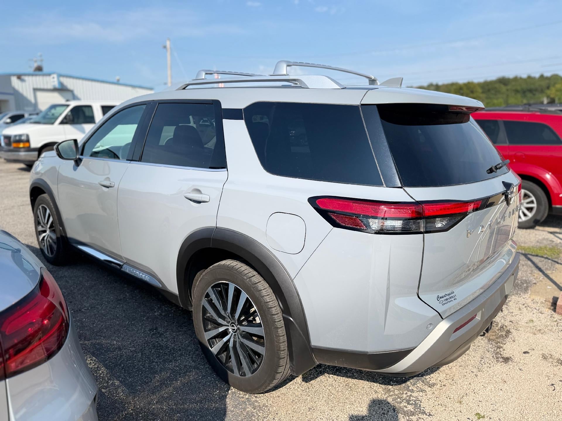 2023 Nissan Pathfinder Platinum
