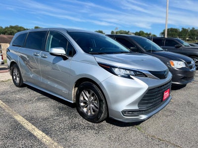 2021 Toyota Sienna LE