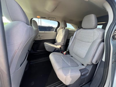 2021 Toyota Sienna LE