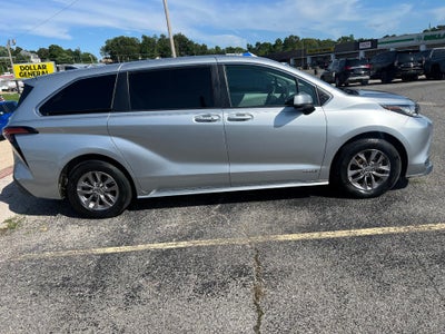 2021 Toyota Sienna LE