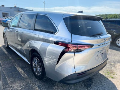 2021 Toyota Sienna LE
