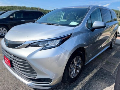 2021 Toyota Sienna LE