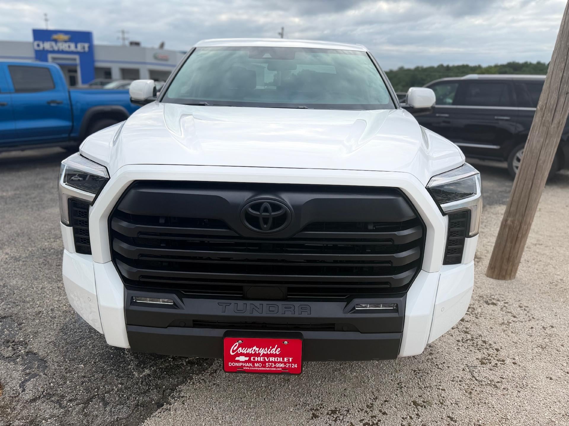 2024 Toyota Tundra 4WD SR5