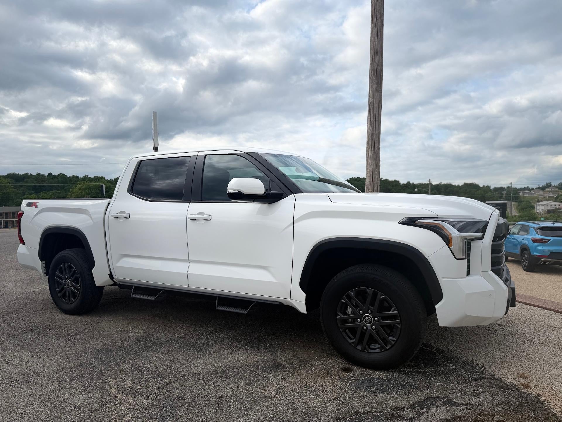 2024 Toyota Tundra 4WD SR5