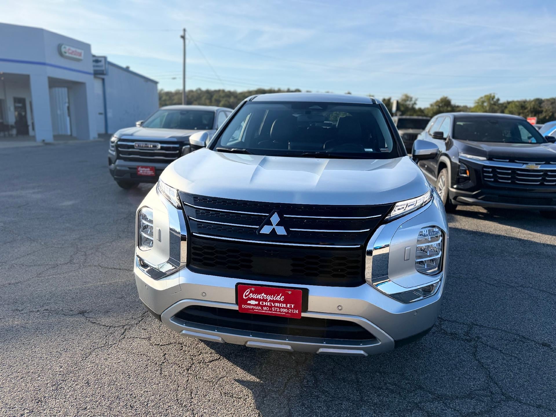 2024 Mitsubishi Outlander SE