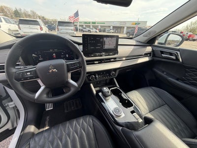 2025 Mitsubishi Outlander SEL