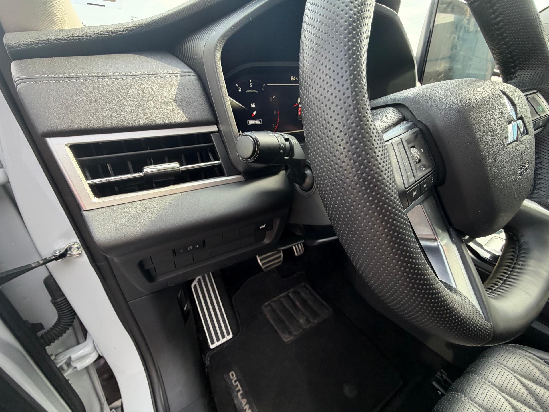 2025 Mitsubishi Outlander SEL