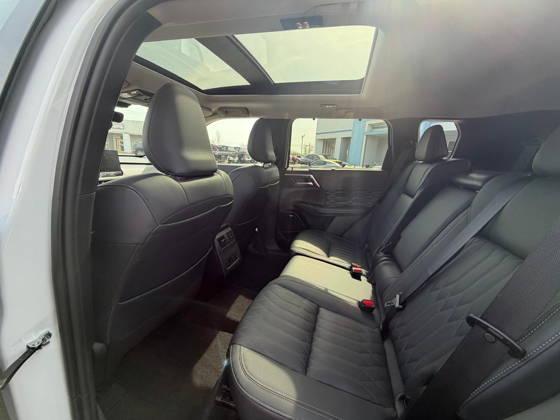 2025 Mitsubishi Outlander SEL