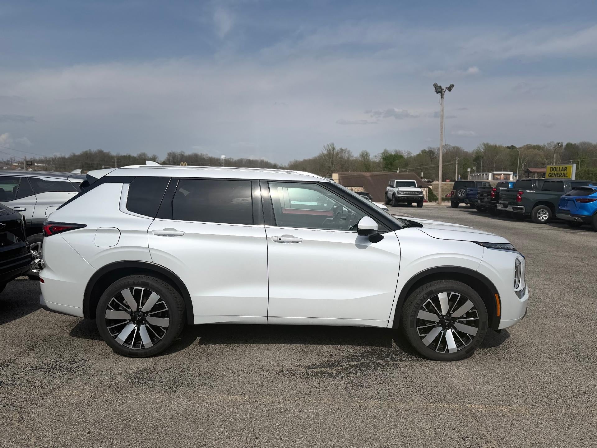 2025 Mitsubishi Outlander SEL